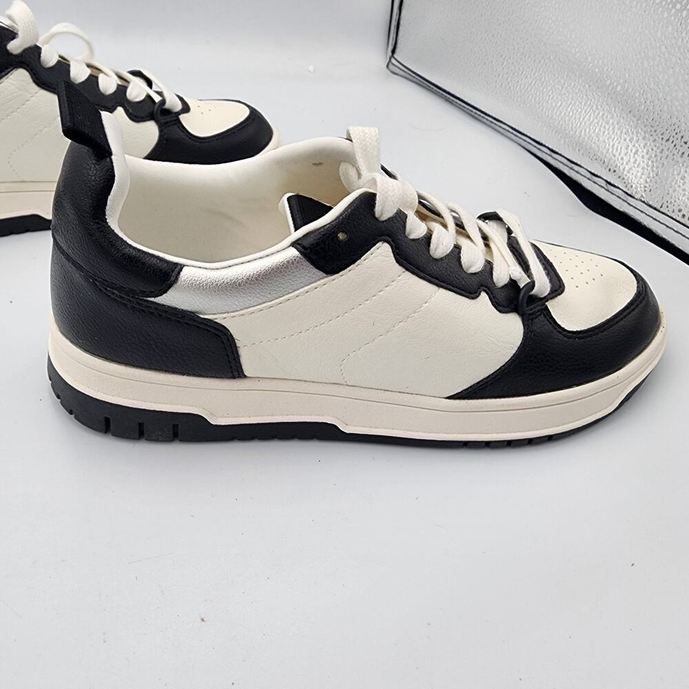 No Boundaries Womens Lace Up White w/Black Trim Comfort Court Sneaker Size 7.5 N - Picture 4 of 12